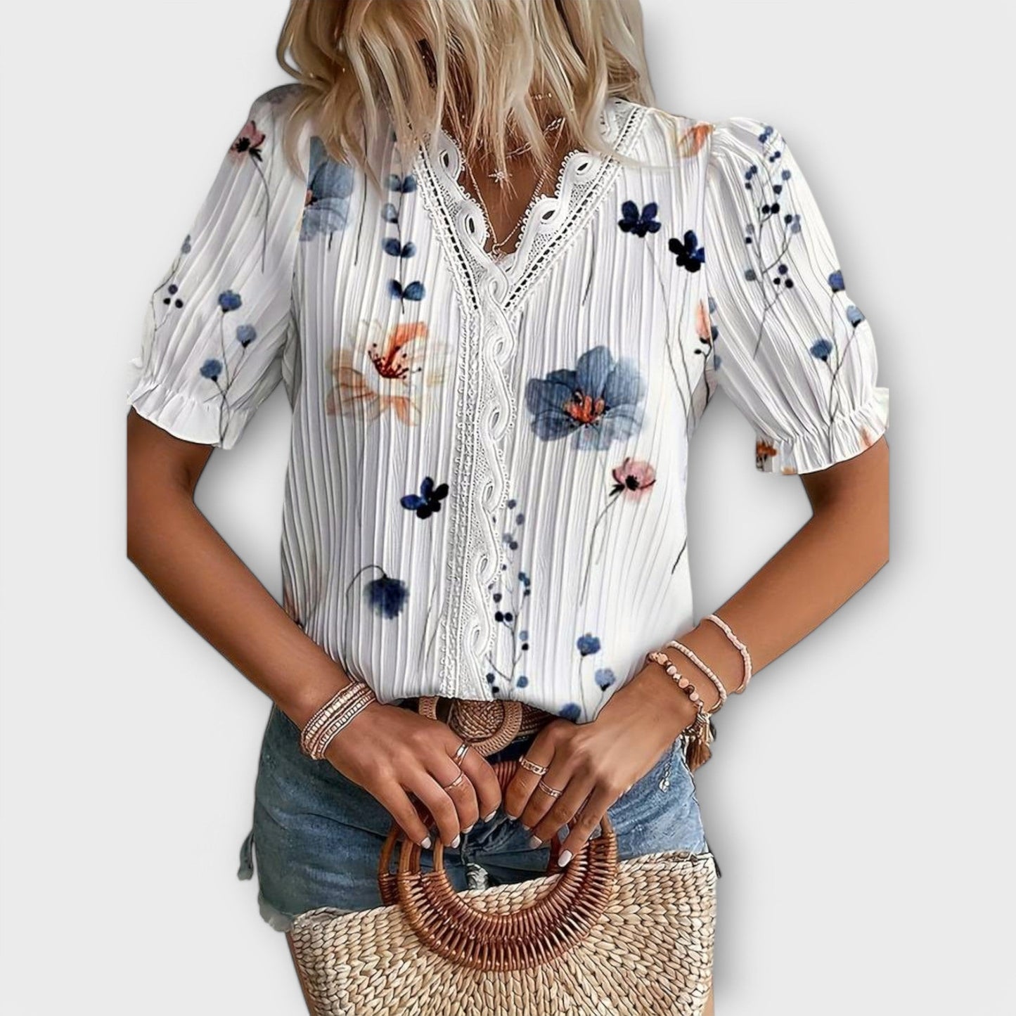 Modieuze blouse met spitse halslijn